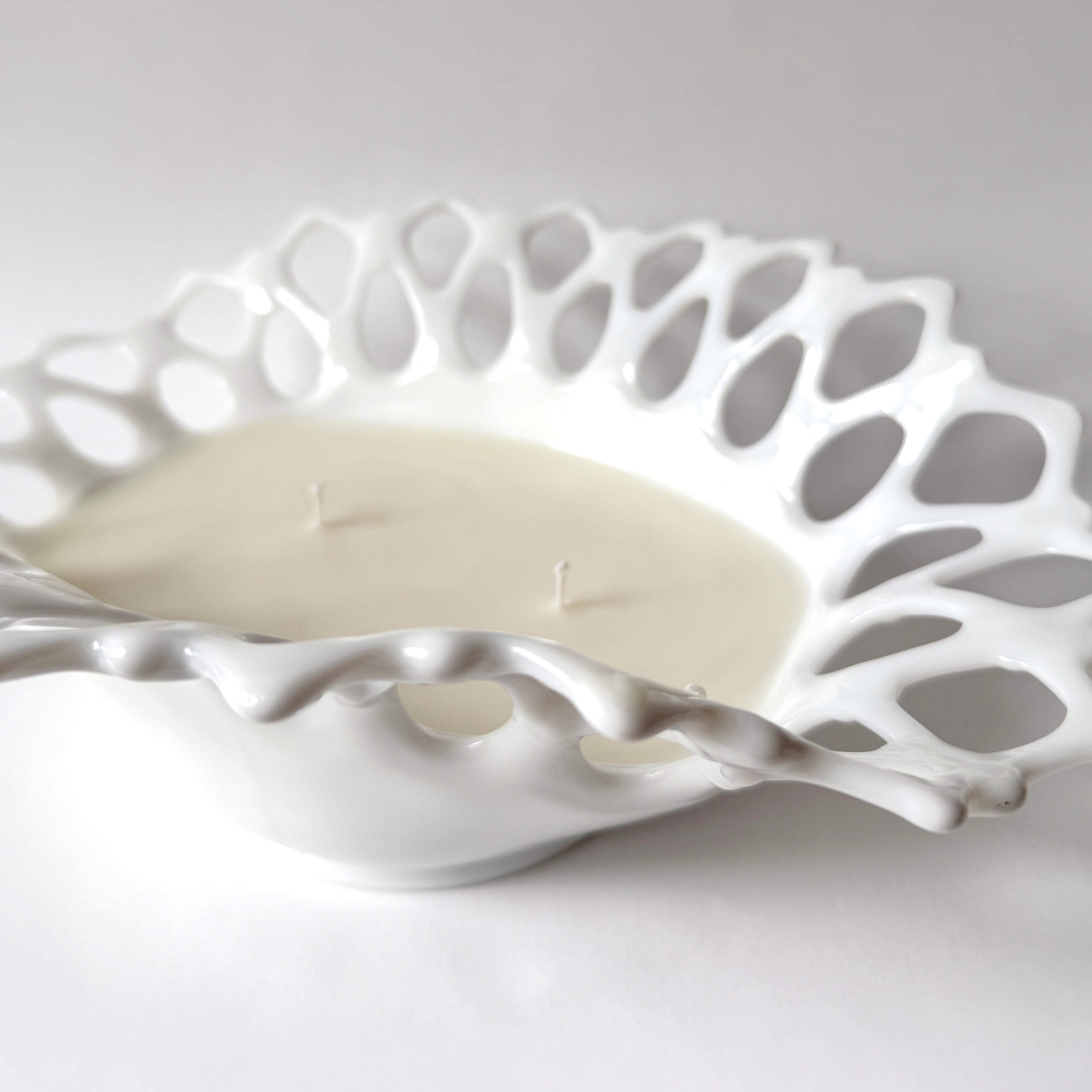 Doric Lace Statement Candle