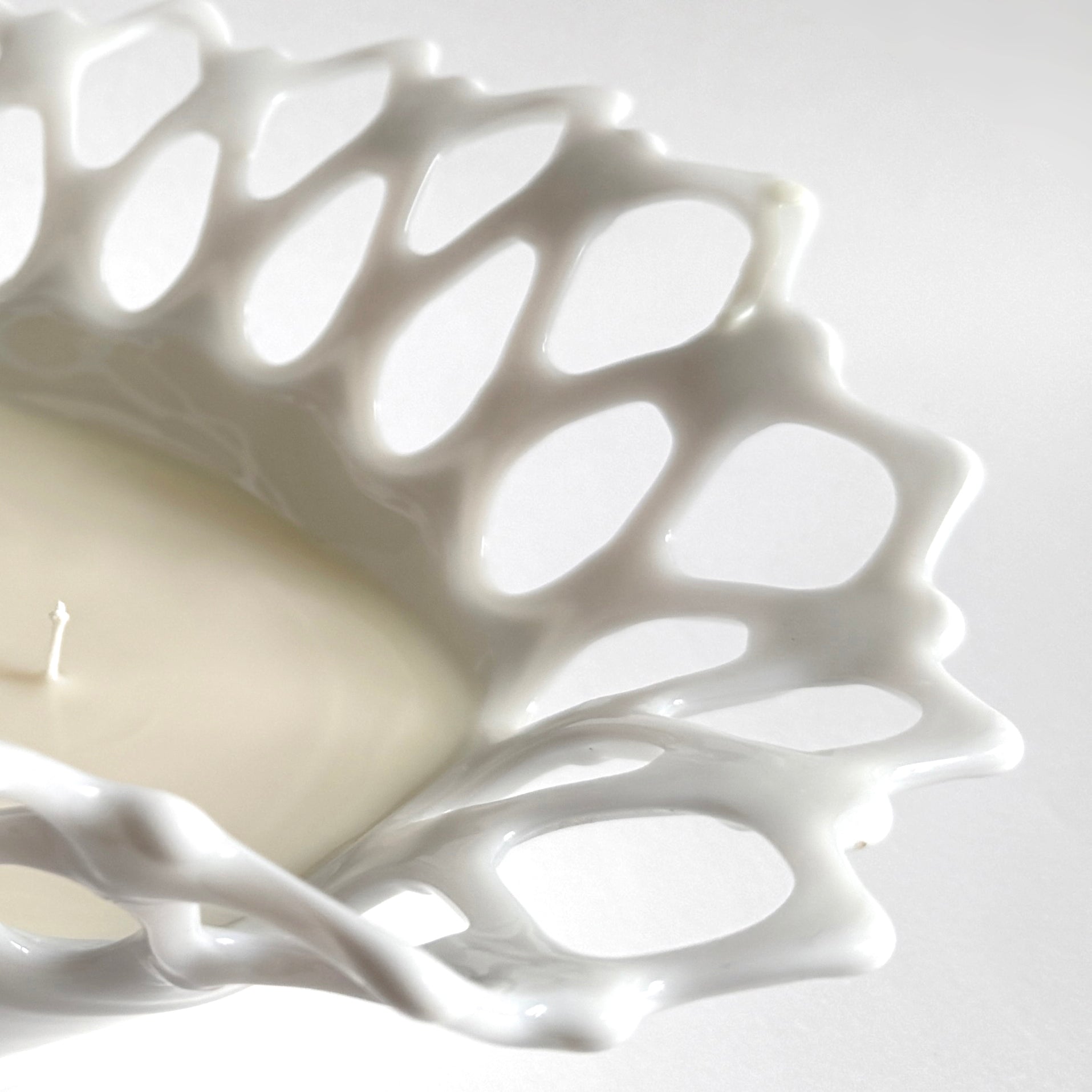 Doric Lace Statement Candle