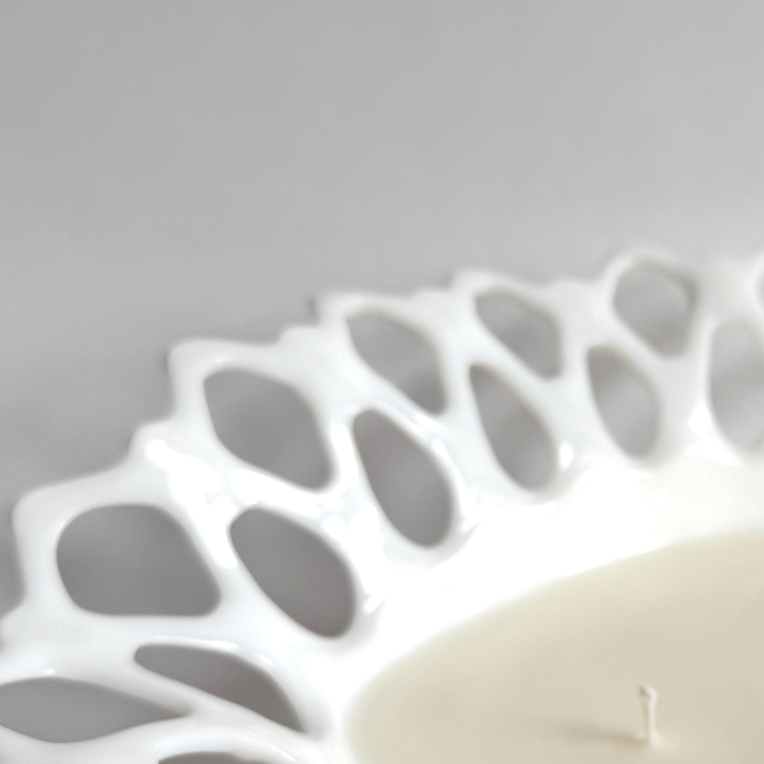 Doric Lace Statement Candle