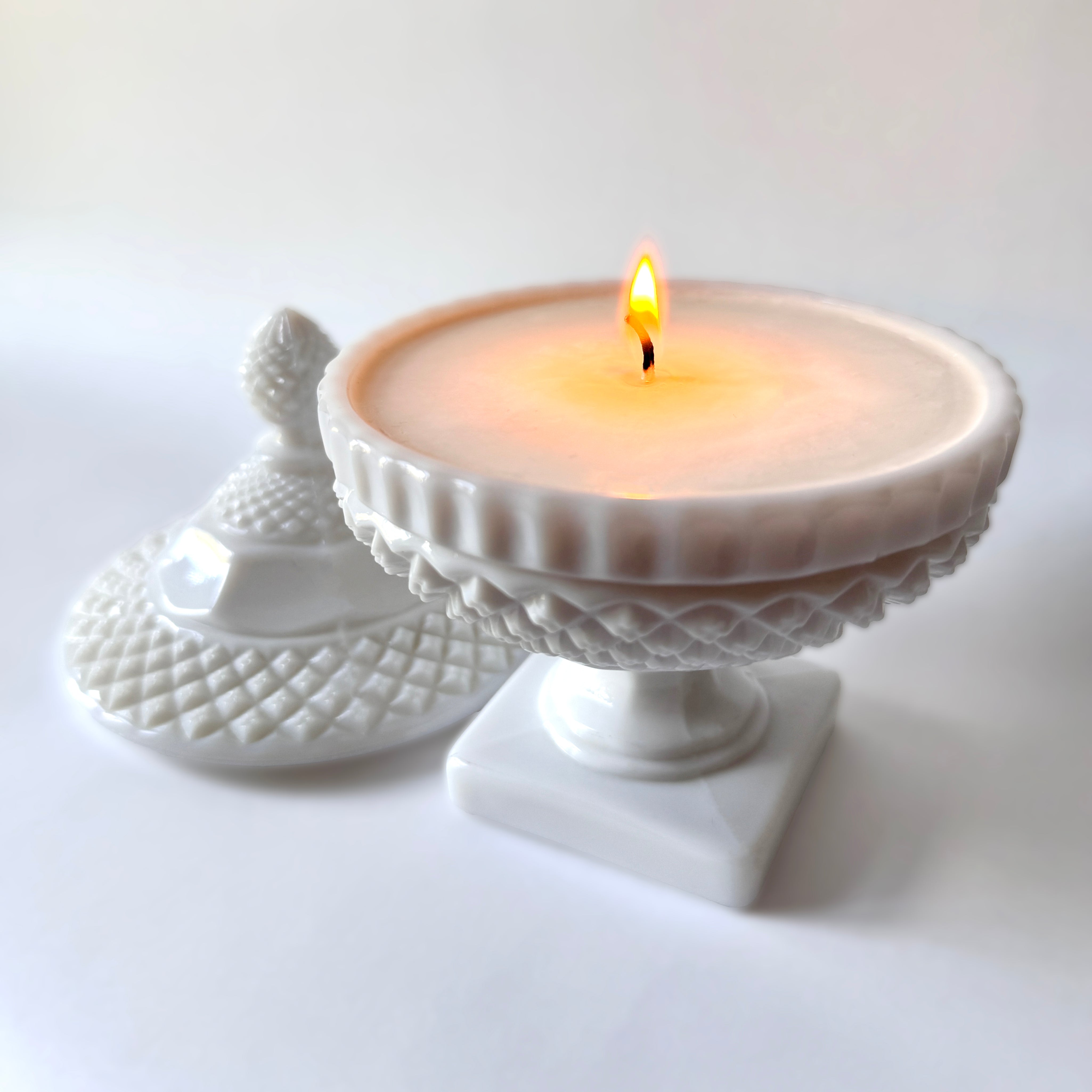 Diamond Hobnail Pedestal Urn