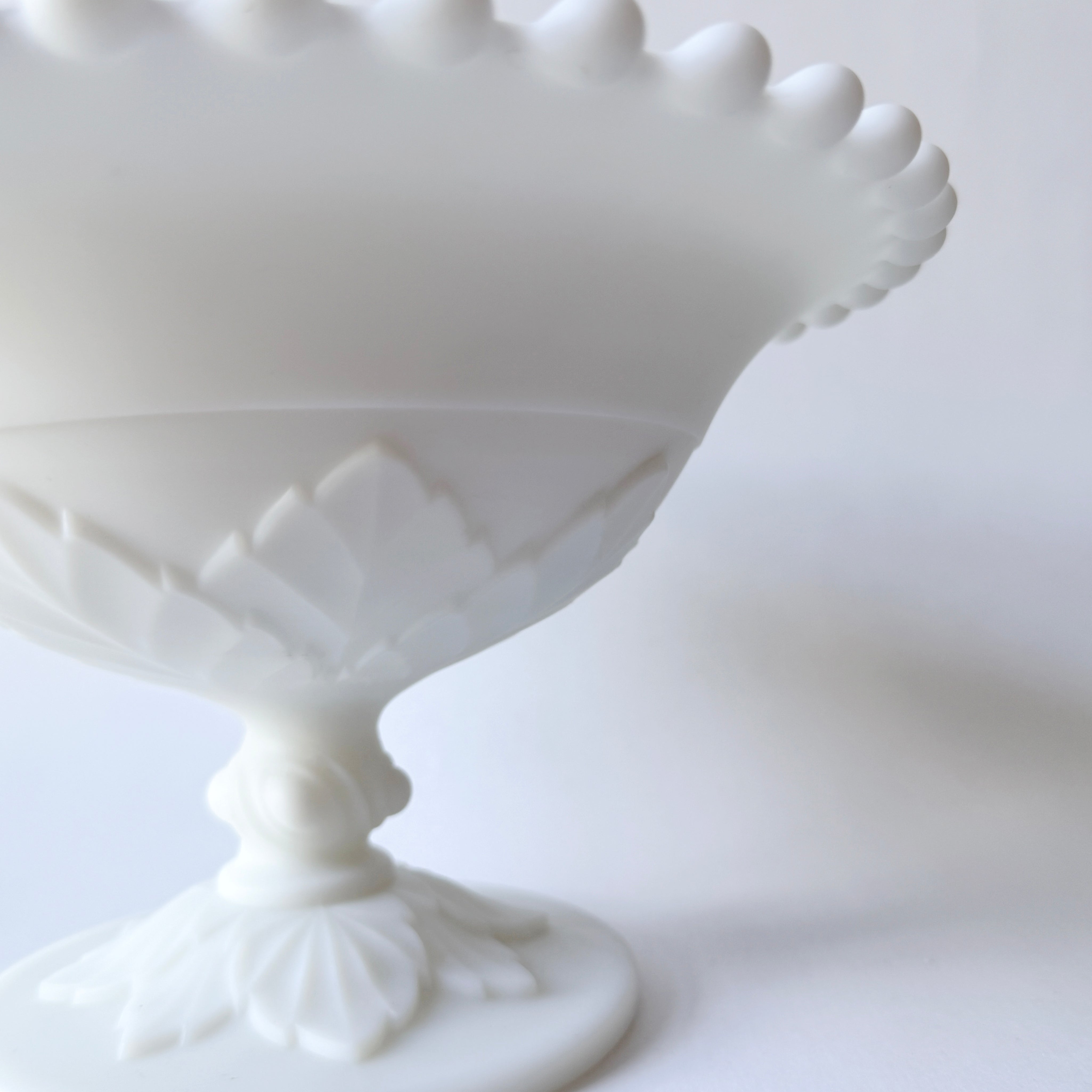 Imperial Leaf Pedestal