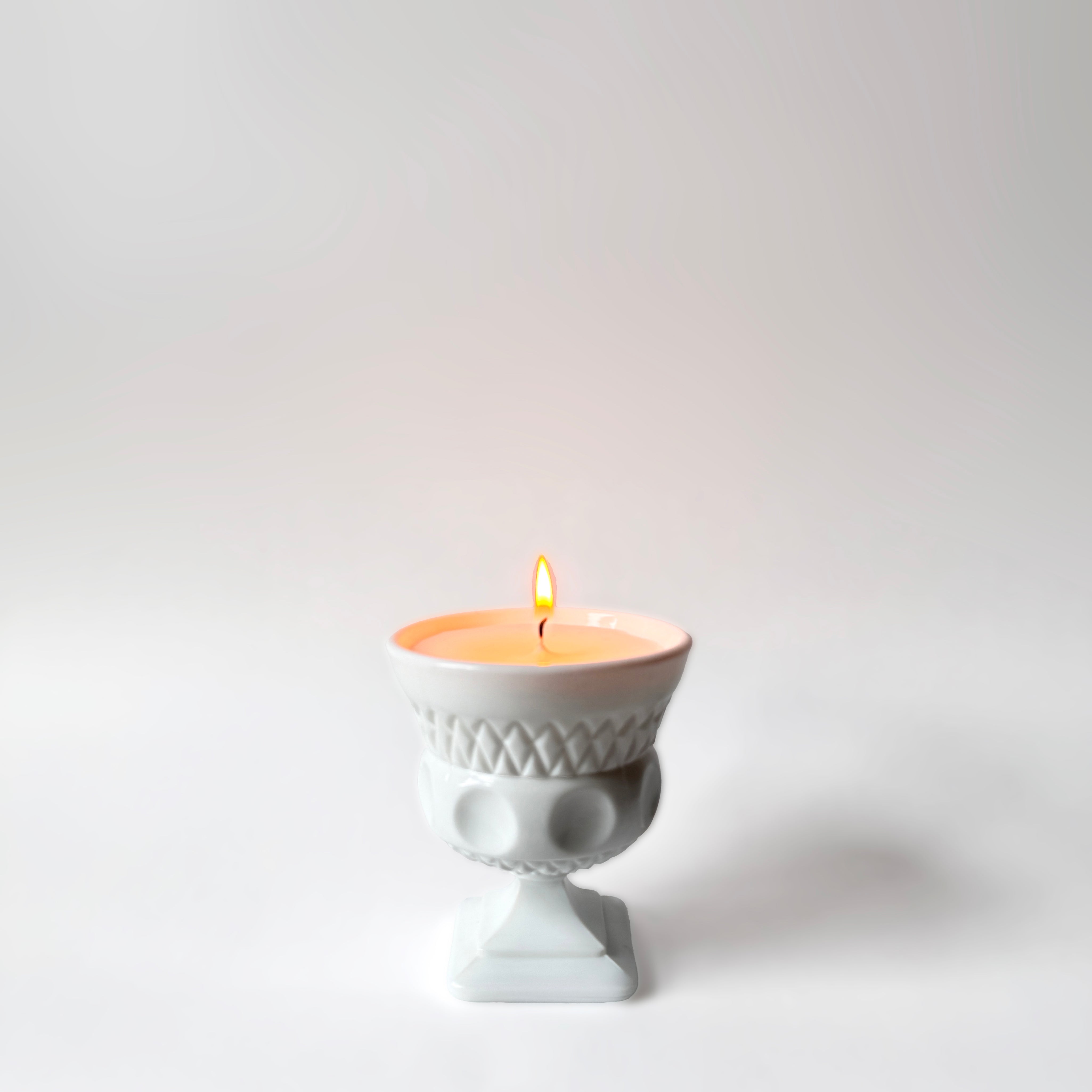 Kings Crown Pedestal Petite