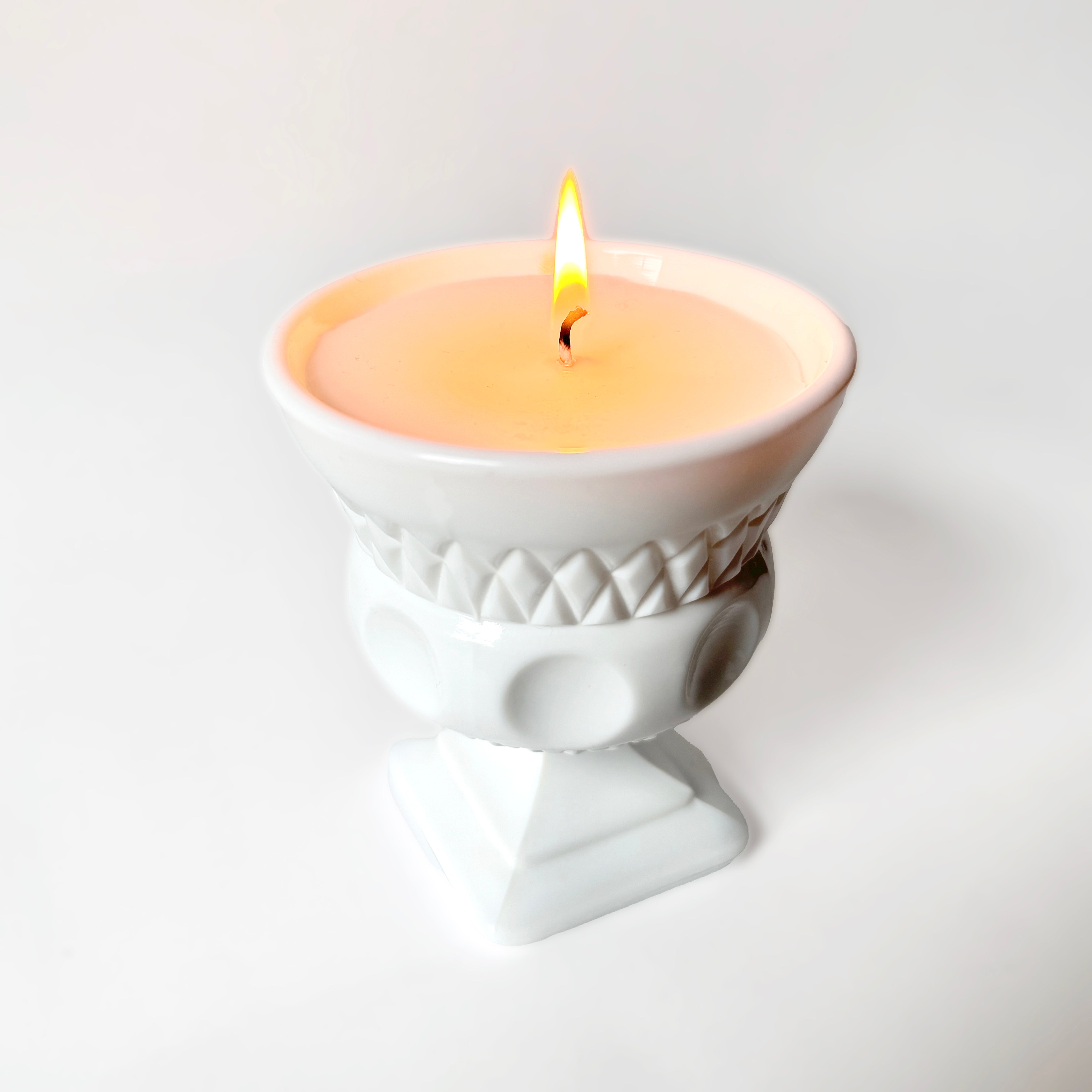 Kings Crown Pedestal Petite