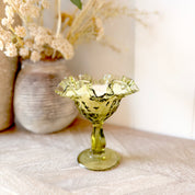 Thumbprint Ruffle Pedestal