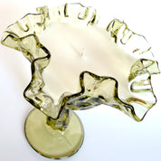 Thumbprint Ruffle Pedestal